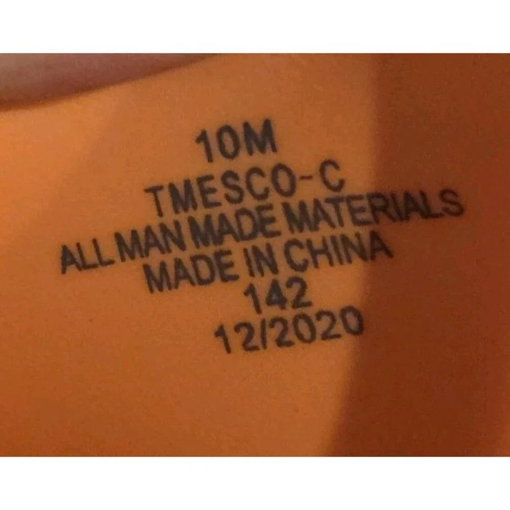 Tommy Hilfiger Esco-C slide sandals featuring a high relief logo strap -Size 10M